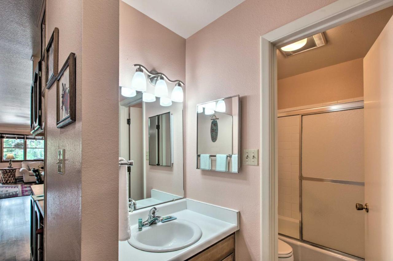 Red River Ski Condo On Main St - Mtn View! 외부 사진